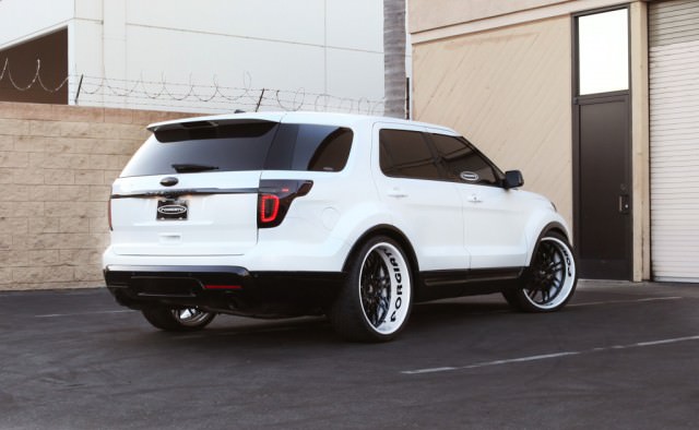 2013 Ford Explorer on 26 inch Forgiato's - Big Rims - Custom Wheels