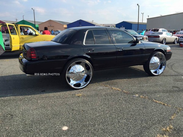 Mercury Marauder On Rockstarr Wheels - Big Rims - Custom Wheels