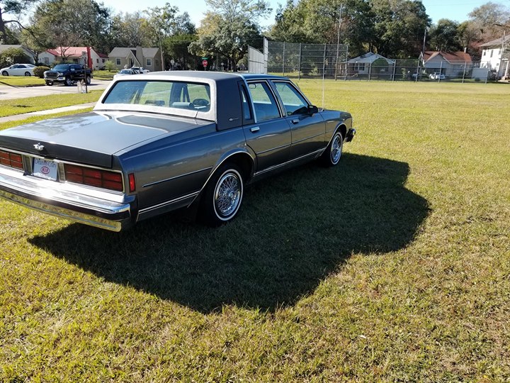 1990 Chevrolet Caprice LS Brougham $ 6.000 - Big Rims - Custom Wheels