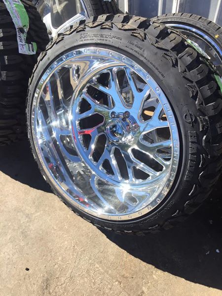 24/14 fuel forged off-road wheels on 35s 6 lug gm bolt pattern new