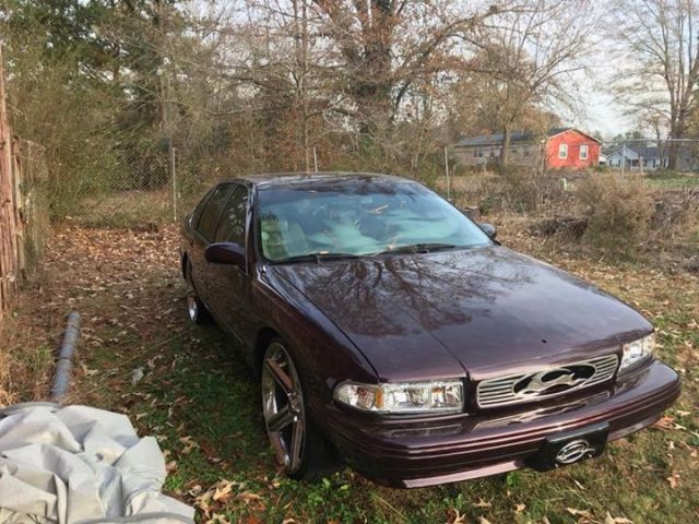 1995 Chevrolet Impala $ 9.000 Charlotte, NC - Big Rims - Custom Wheels