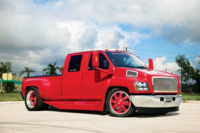 Custom GMC TOPKICK 6500 - Big Rims - Custom Wheels