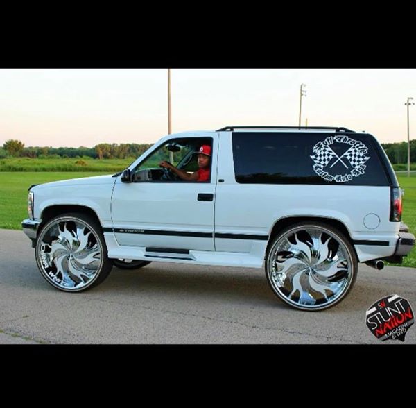 1998 Chevrolet Tahoe $ 6.000 Rockford, IL - Big Rims - Custom Wheels