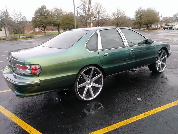 1995 Caprice on 26s $ 8.000 Charlotte, NC - Big Rims - Custom Wheels