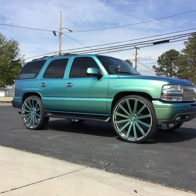 2001 Chevy Tahoe LT edition - 30 Inch Wheels - Big Rims - Custom Wheels