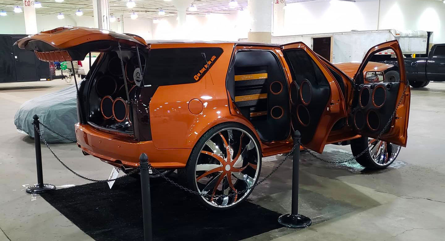 Everything Custom 2004 Cadillac SRC on 34" for sale by owner. - Big